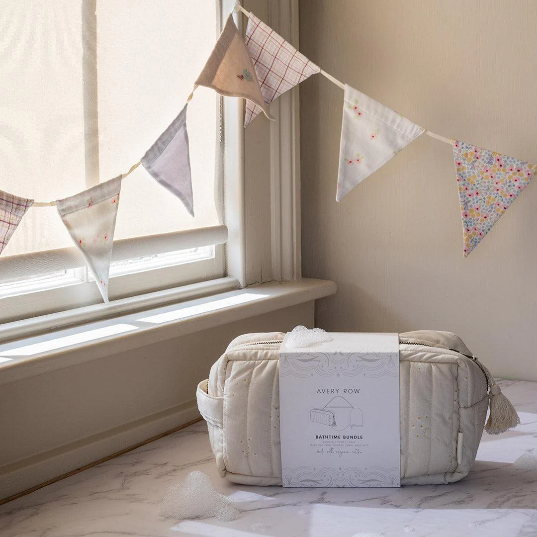 Avery Row Bathtime Bundle Gift Set - Chamomile - Image 4