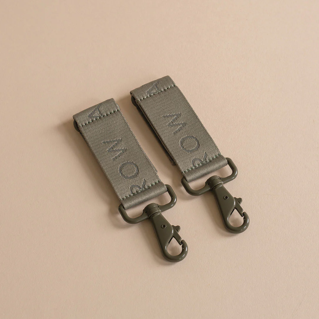 Avery Row Logo Pram Bag Clips - Olive Green - Image 4