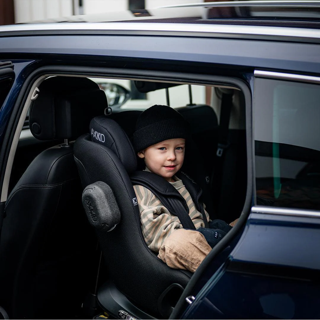 Axkid Minikid CORE Car Seat - Coastal Storm Black - Image 5