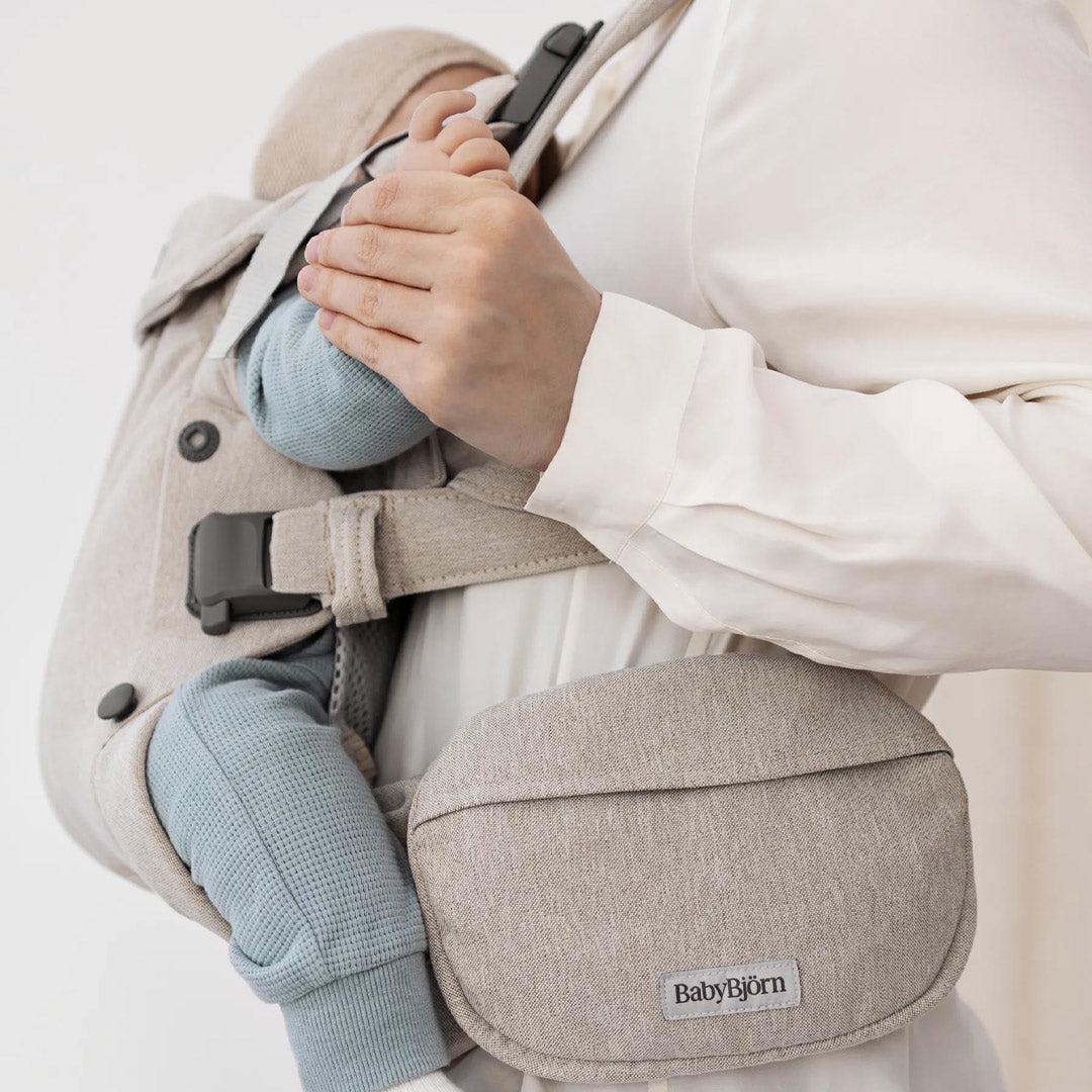 BabyBjorn Pocket Pouch Woven Melange - Light Beige - Image 4