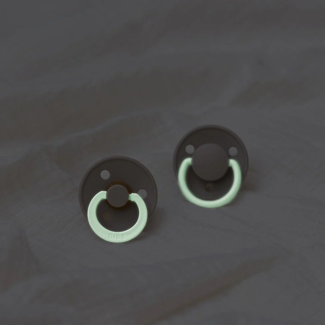 BIBS Colour GLOW Latex Pacifiers - Blush + Vanilla - 2 Pack - Image 3