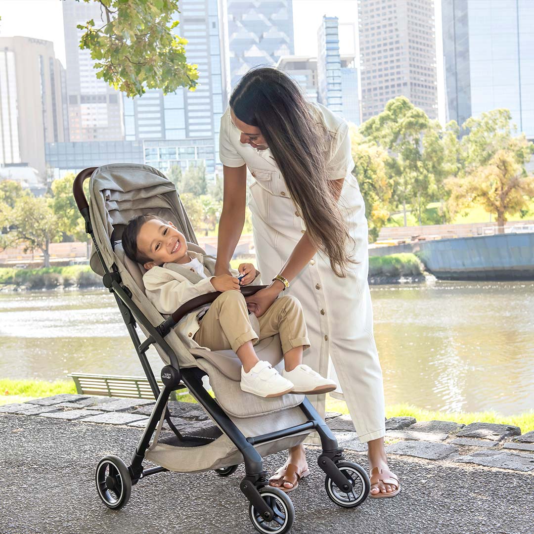Britax Römer FLYLITE Compact Stroller - Teak - Image 11