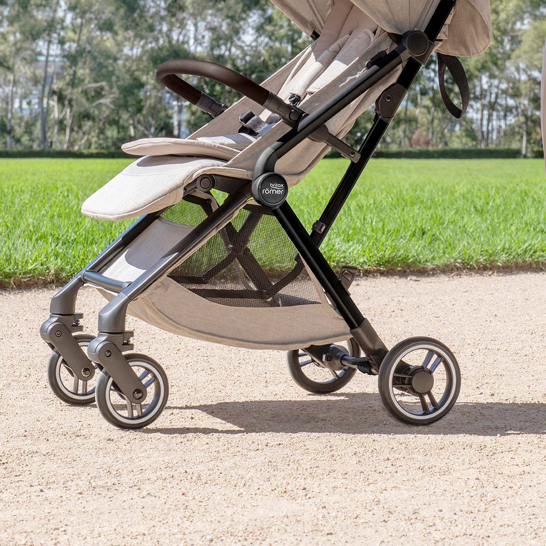 Britax Römer FLYLITE Compact Stroller - Teak - Image 4