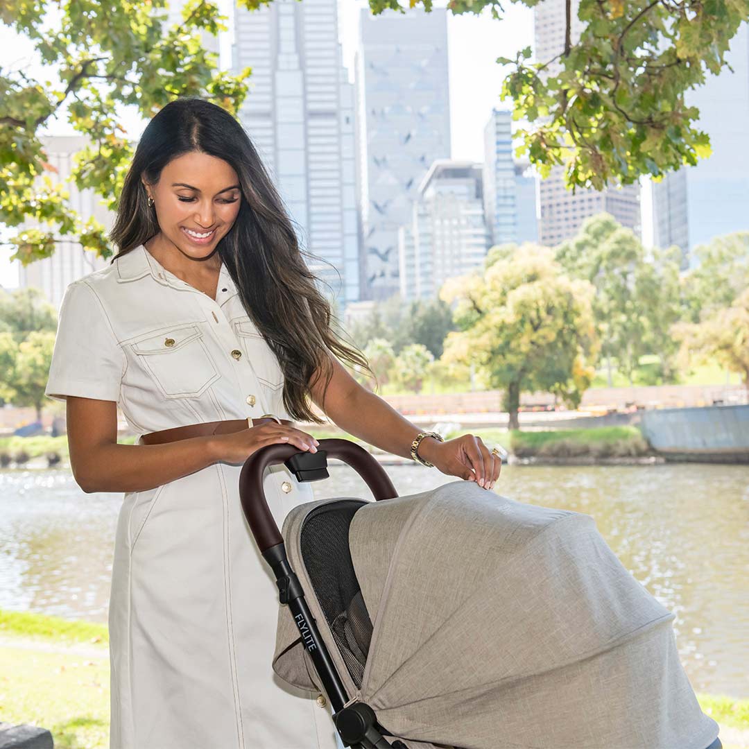 Britax Römer FLYLITE Compact Stroller - Teak - Image 6