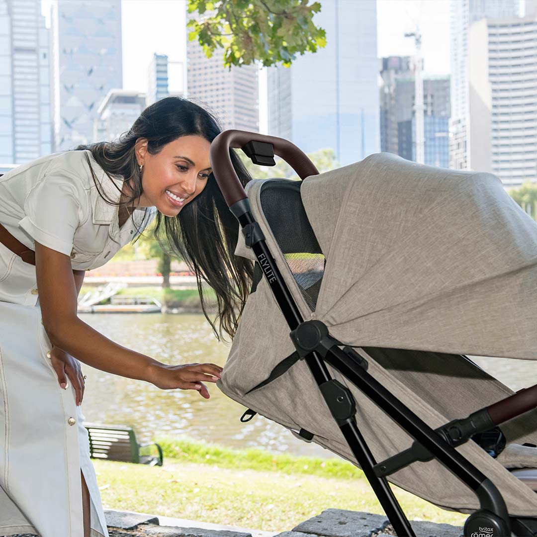 Britax Römer FLYLITE Compact Stroller - Teak - Image 9