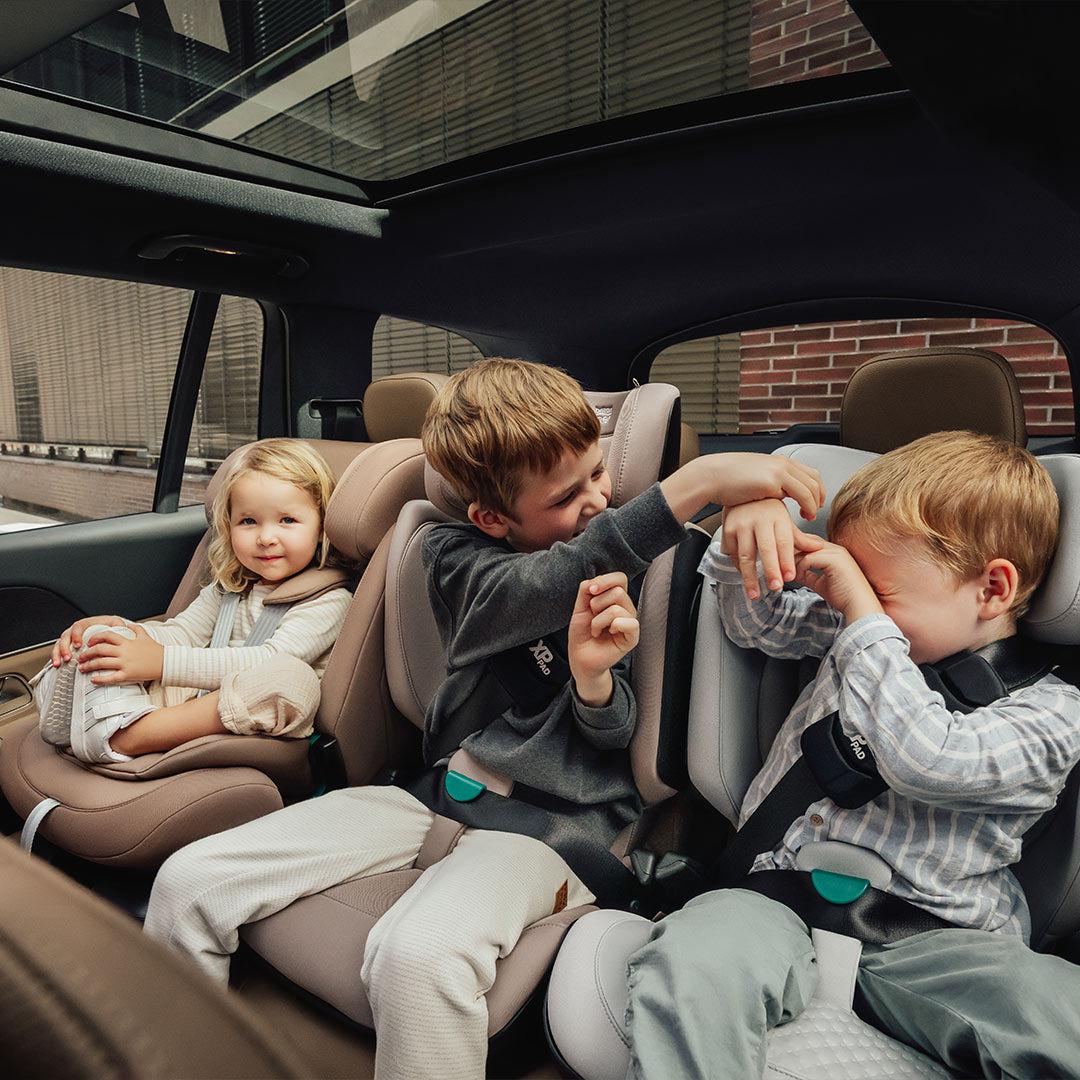 Britax Römer Kidfix i-Size Pro Car Seat - Warm Caramel - Lux - Image 2