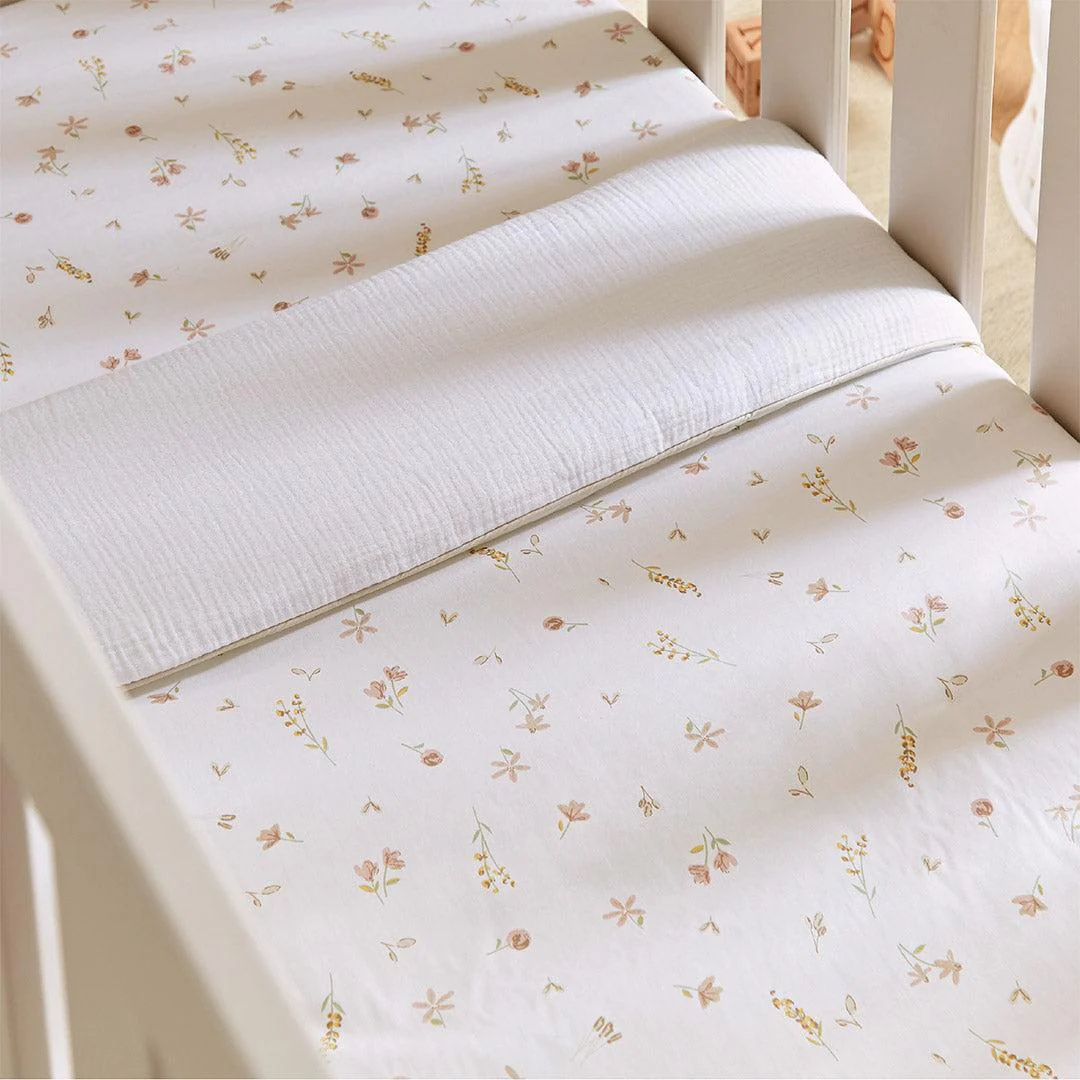CuddleCo Cot Bed Quilt - Cashmere Meadow - Image 2