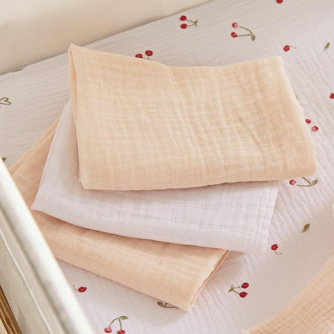 CuddleCo Universal Crib/ Co Sleeper Bedding Set - Ditsy Cherry - Image 5