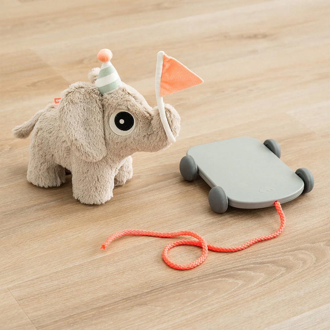Done by Deer Pull Along 2-in-1 Toy - Elphee Sand - Image 4