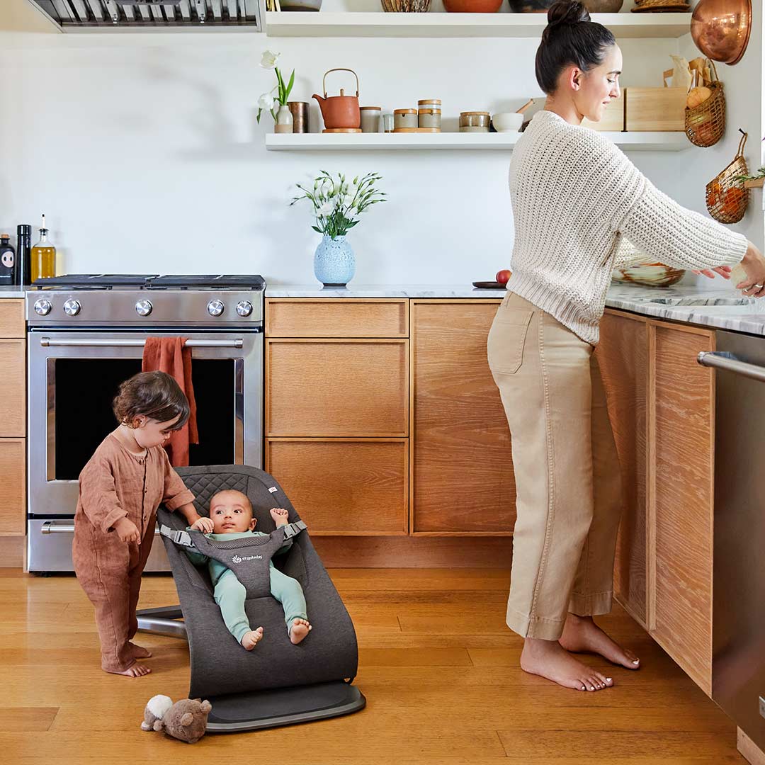 Ergobaby Evolve Baby Bouncer - Charcoal Grey - Image 9