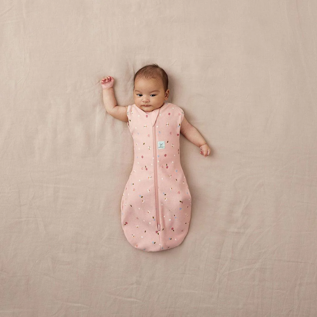 ergoPouch Organic All Year Cocoon Swaddle Sleeping Bag - 1 Tog - Pink Daisies - Image 7