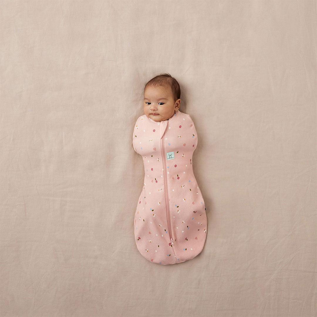 ergoPouch Organic All Year Cocoon Swaddle Sleeping Bag - 1 Tog - Pink Daisies - Image 8