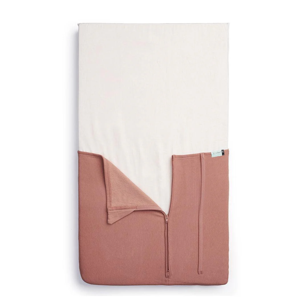 ergoPouch Organic HugMe Blanket - 0.2 & 1.0 TOG - Rose - Image 10