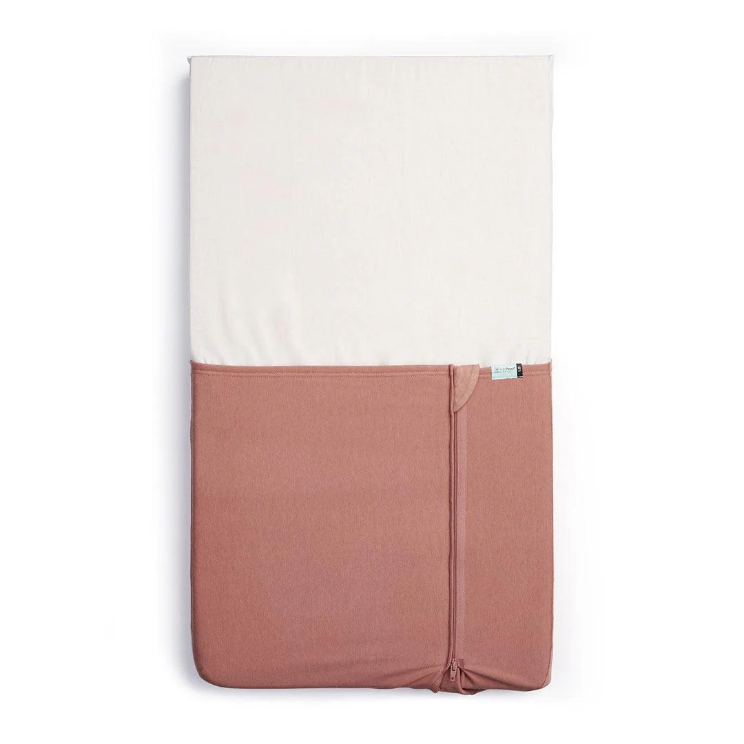 ergoPouch Organic HugMe Blanket - 0.2 & 1.0 TOG - Rose - Image 8