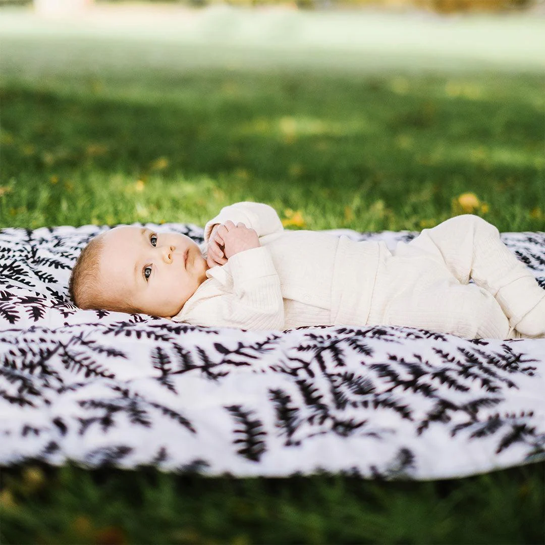 Etta Loves Outdoor Playmat - Black & White - Image 2