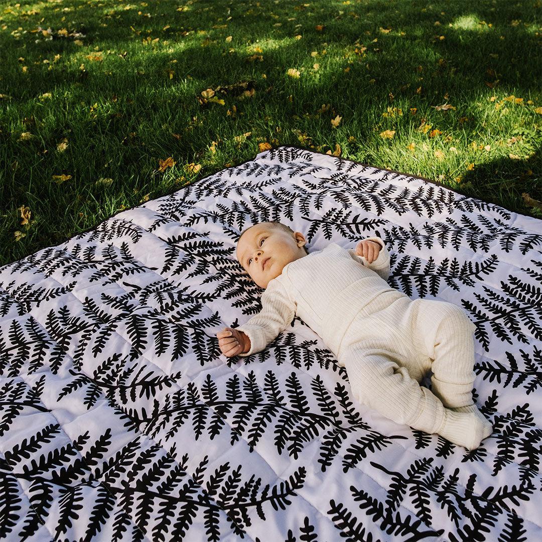 Etta Loves Outdoor Playmat - Black & White - Image 4