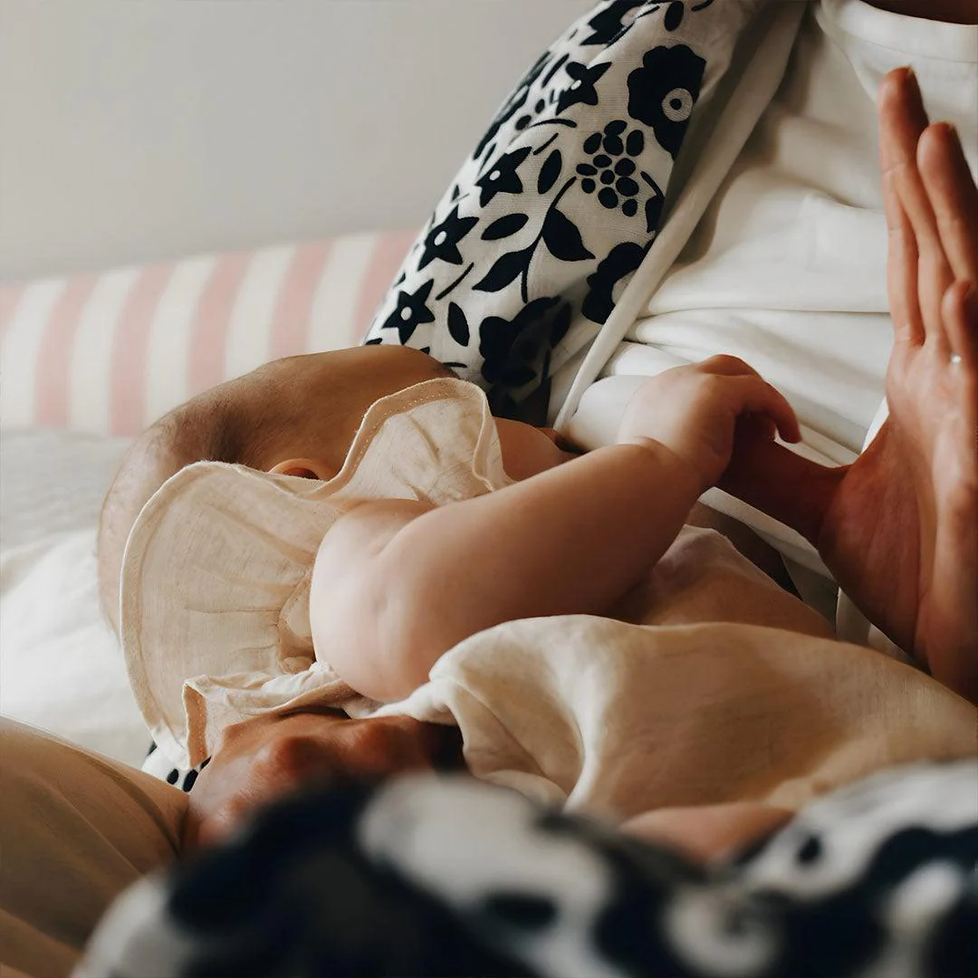 Etta Loves x LIBERTY Sensory XL 'Fairford Shadow' Muslin Swaddle - Black & White - Image 4