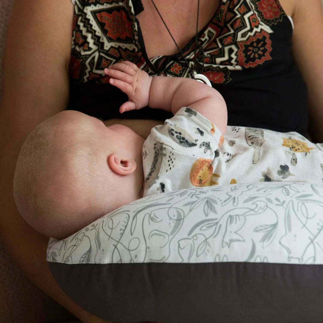 Hippychick Feeding Pillow - Animal Friends / Grey - Image 3