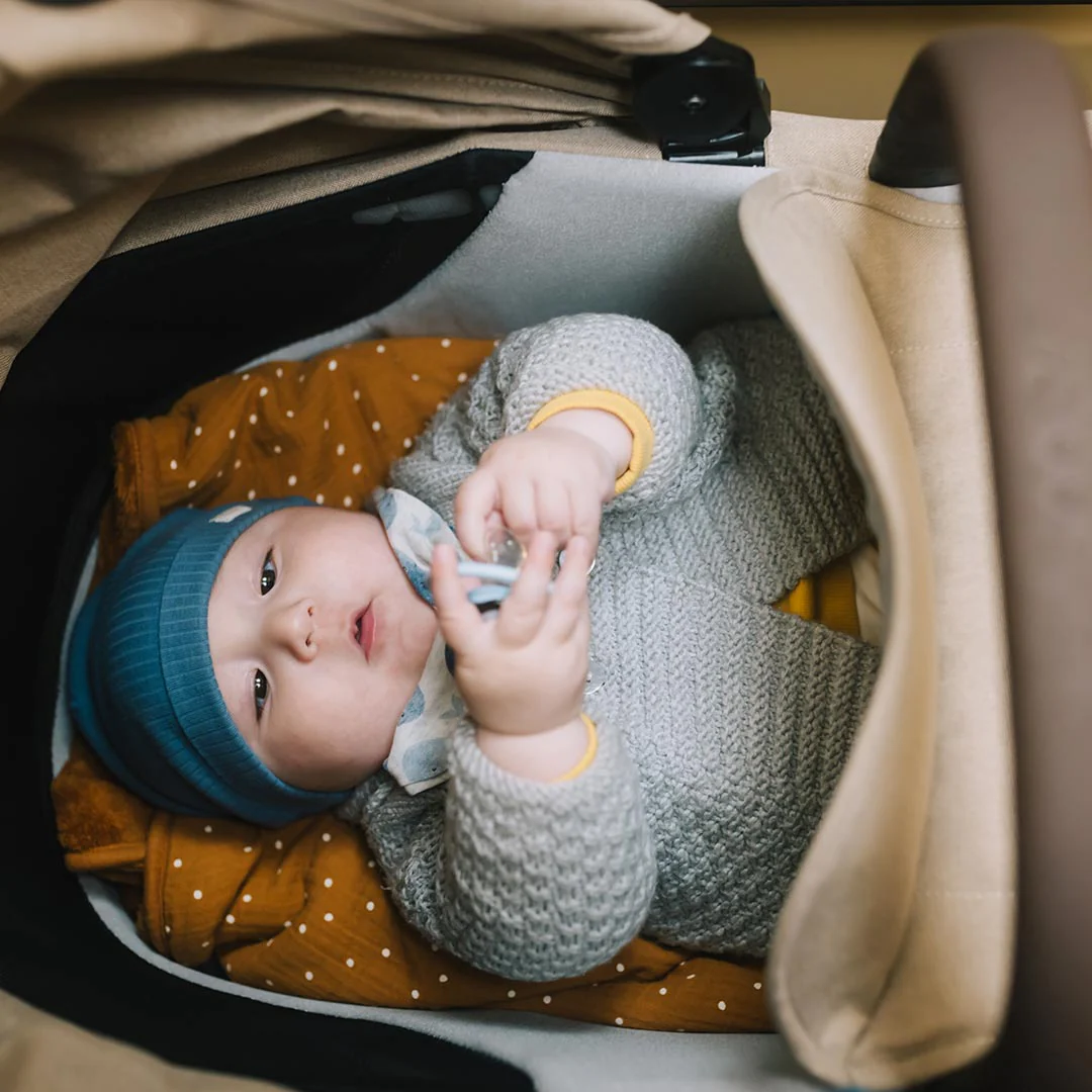 Joolz Hub2 Carrycot - Sandy Taupe - Image 4