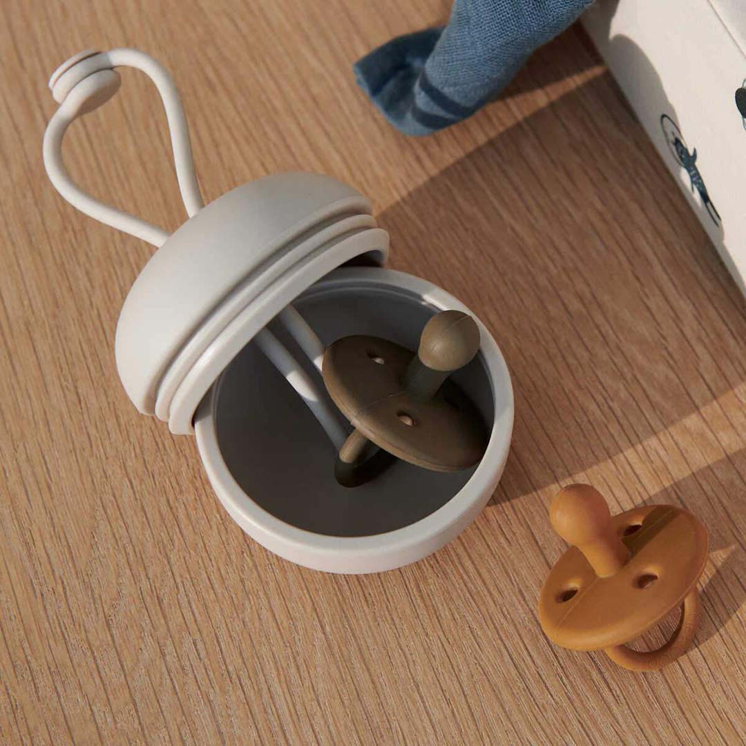 Liewood Philip Pacifier Box - Sandy - Image 2