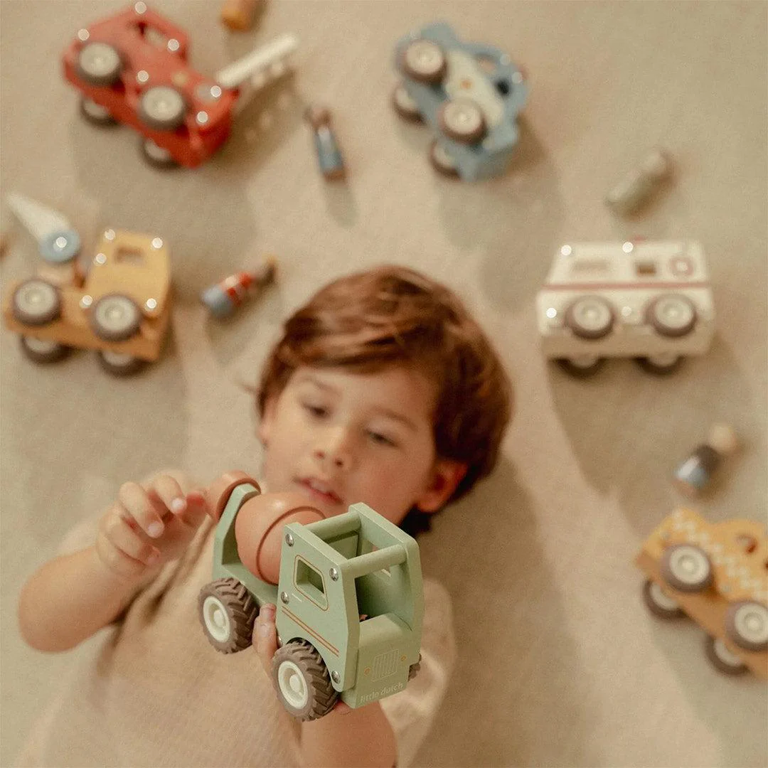Little Dutch Cement Truck - Image 2