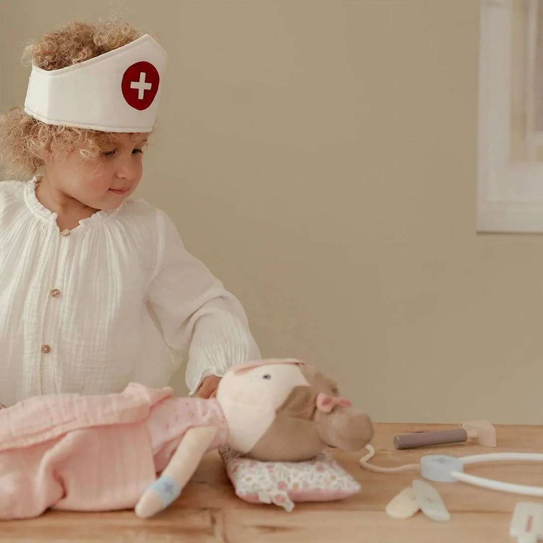 Little Dutch Doctor Set - Image 2