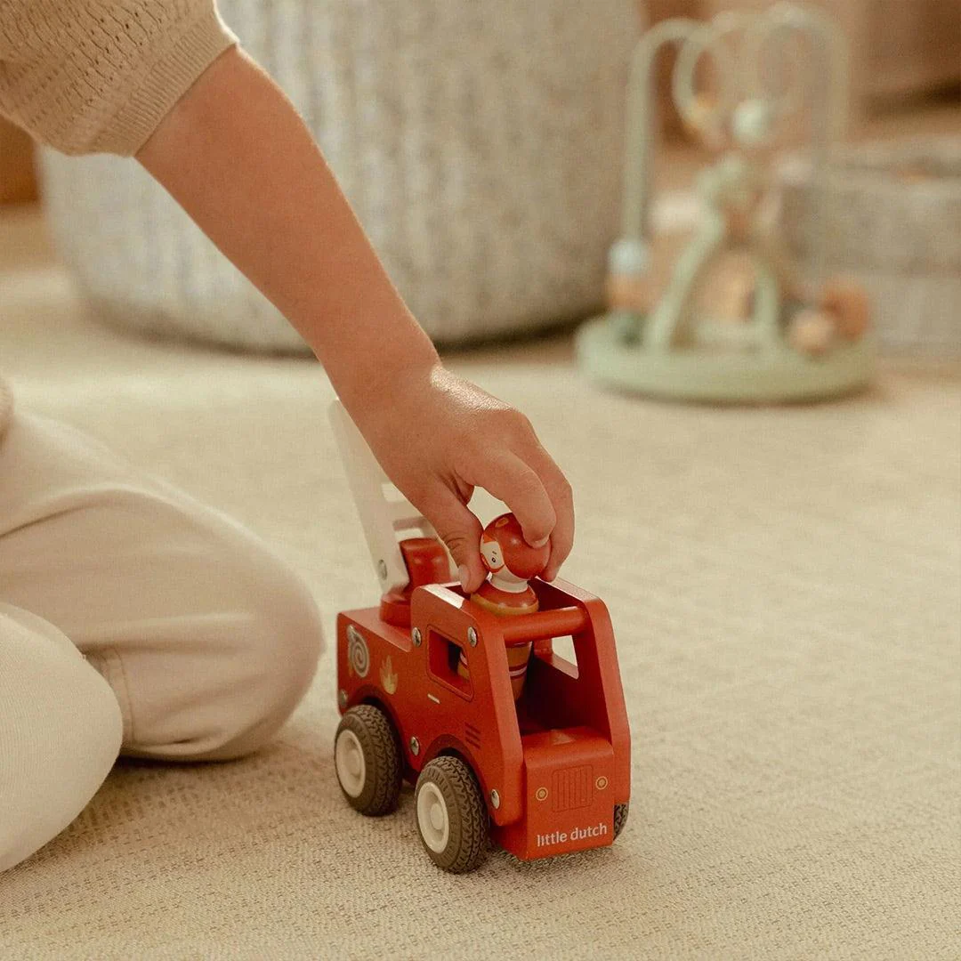 Little Dutch Fire Truck - Image 3