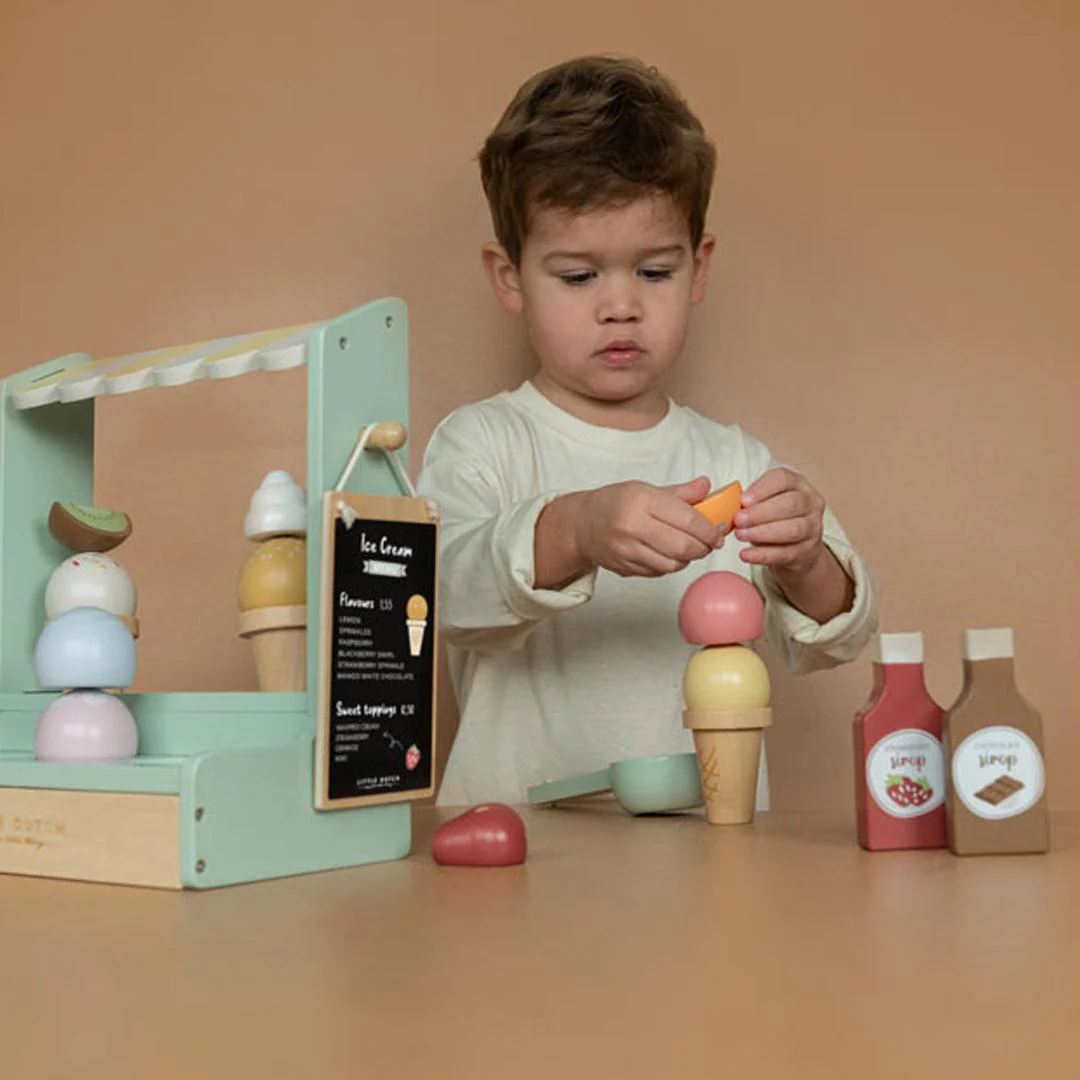 Little Dutch Toy Ice Cream Shop - Image 2