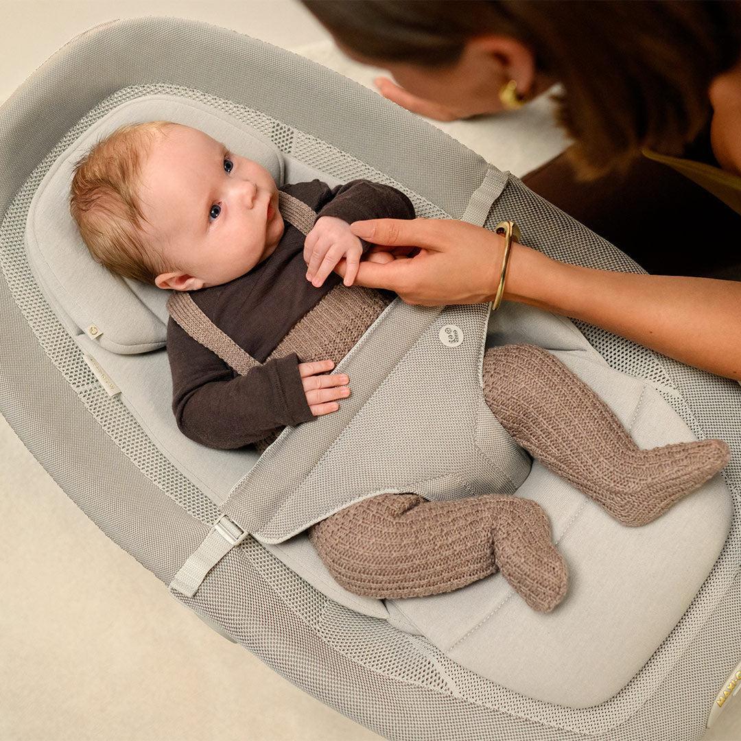 Maxi-Cosi Dove Pro Baby Bouncer - Elegance Bronze - Image 4