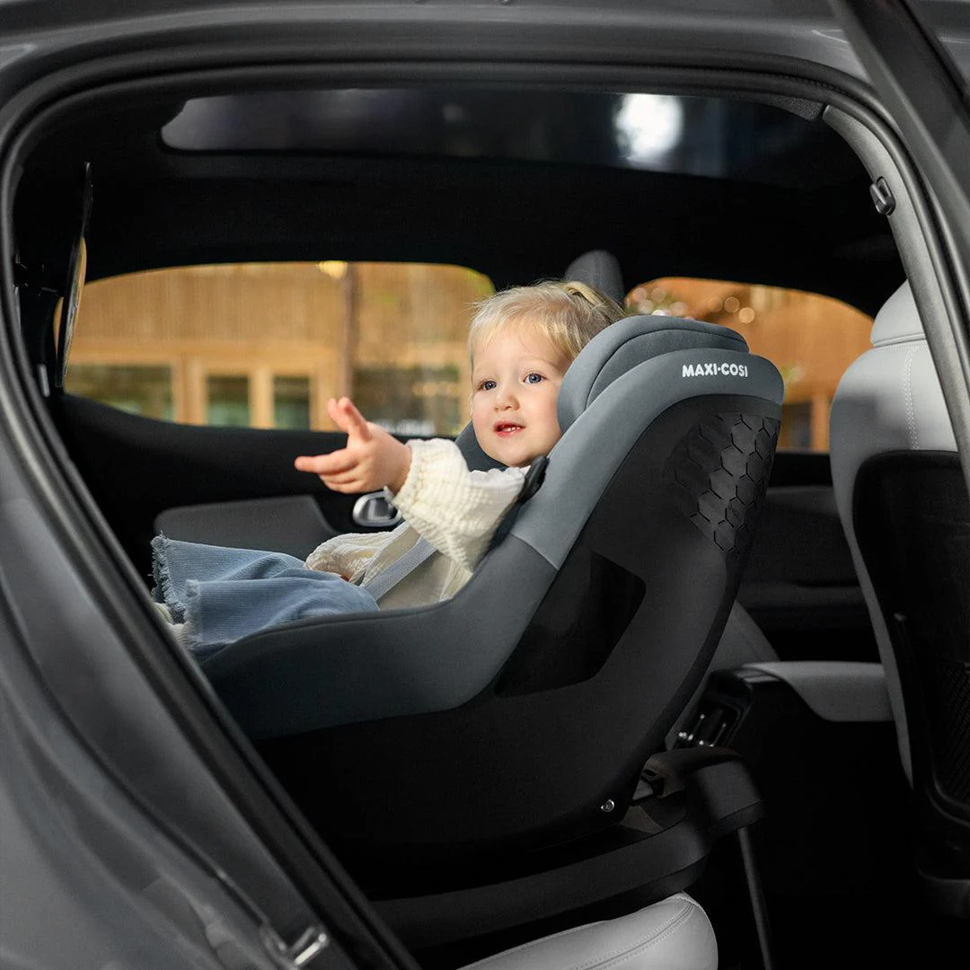 Maxi-Cosi Pearl S Car Seat - Tonal Black - Image 3