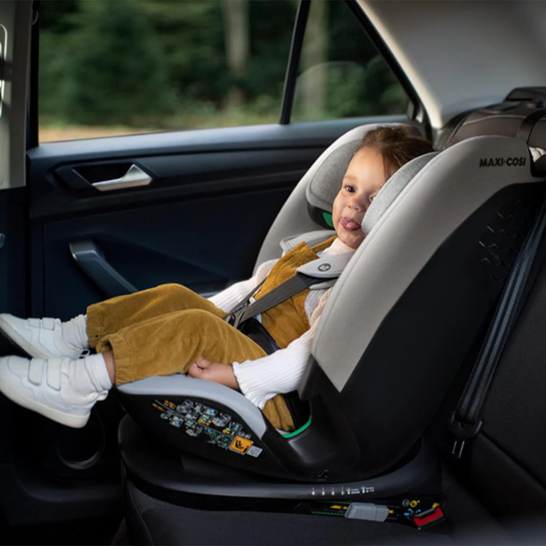 Maxi-Cosi Titan Plus i-Size Car Seat - Authentic Graphite - Image 4
