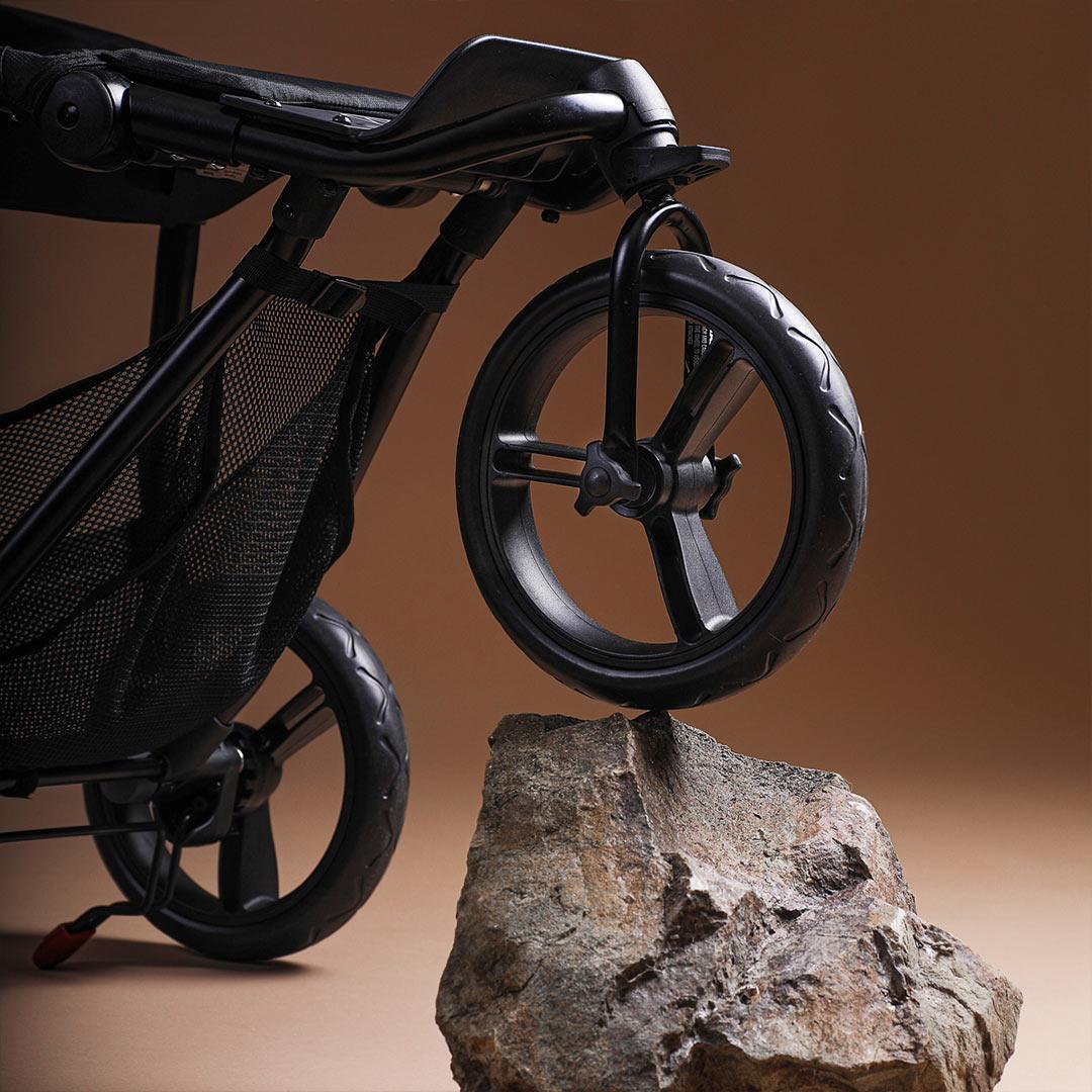 Mountain Buggy Swift Pushchair - Caviar - Image 6