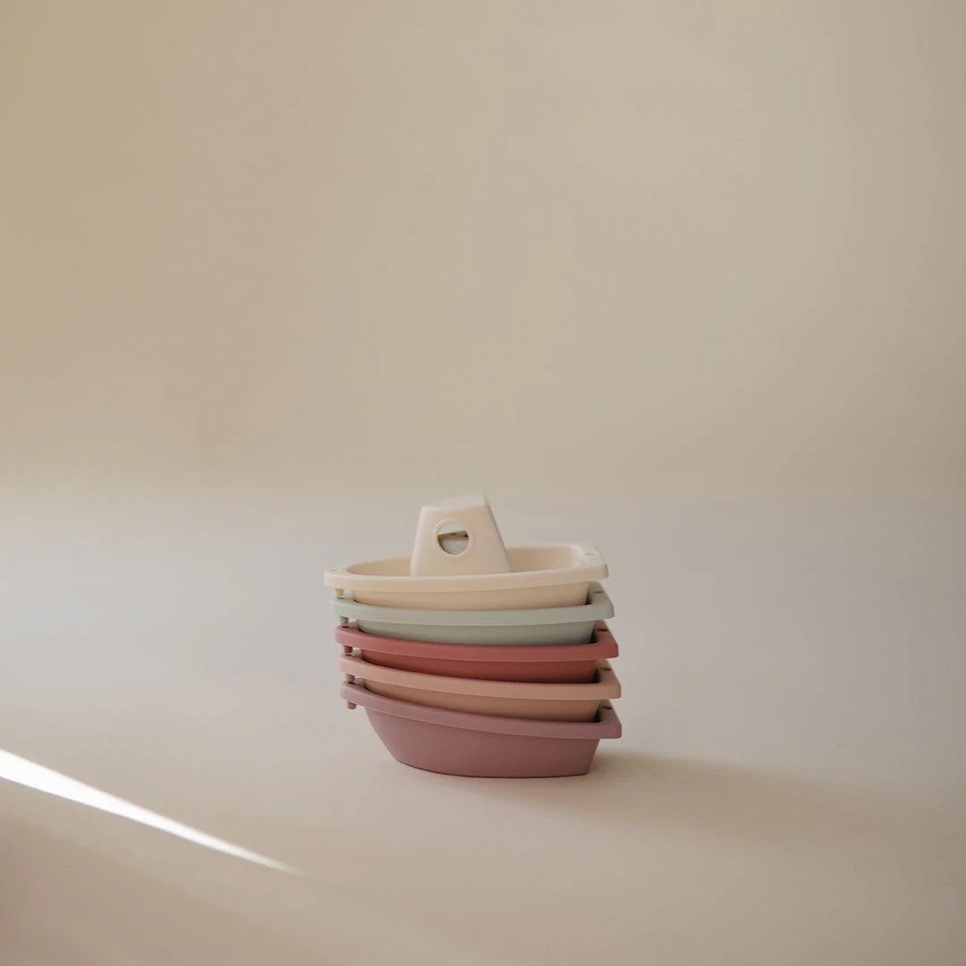 Mushie Bath Play Set - Boats Petal - Image 5