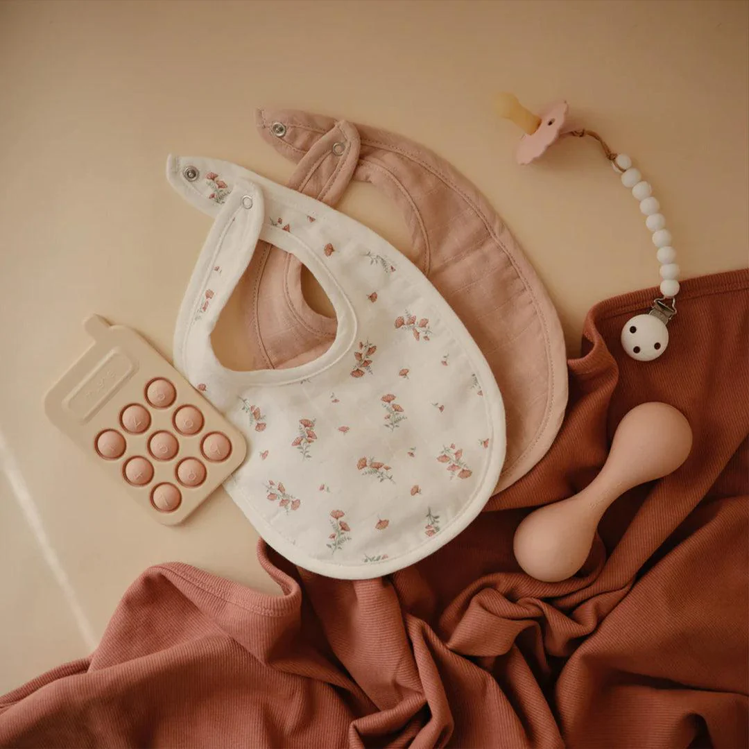 Mushie Muslin Bib | 2-Pack - Blush/Pink Floral - Image 6