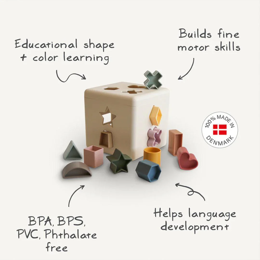 Mushie Shape Sorting Box - Petal - Image 7