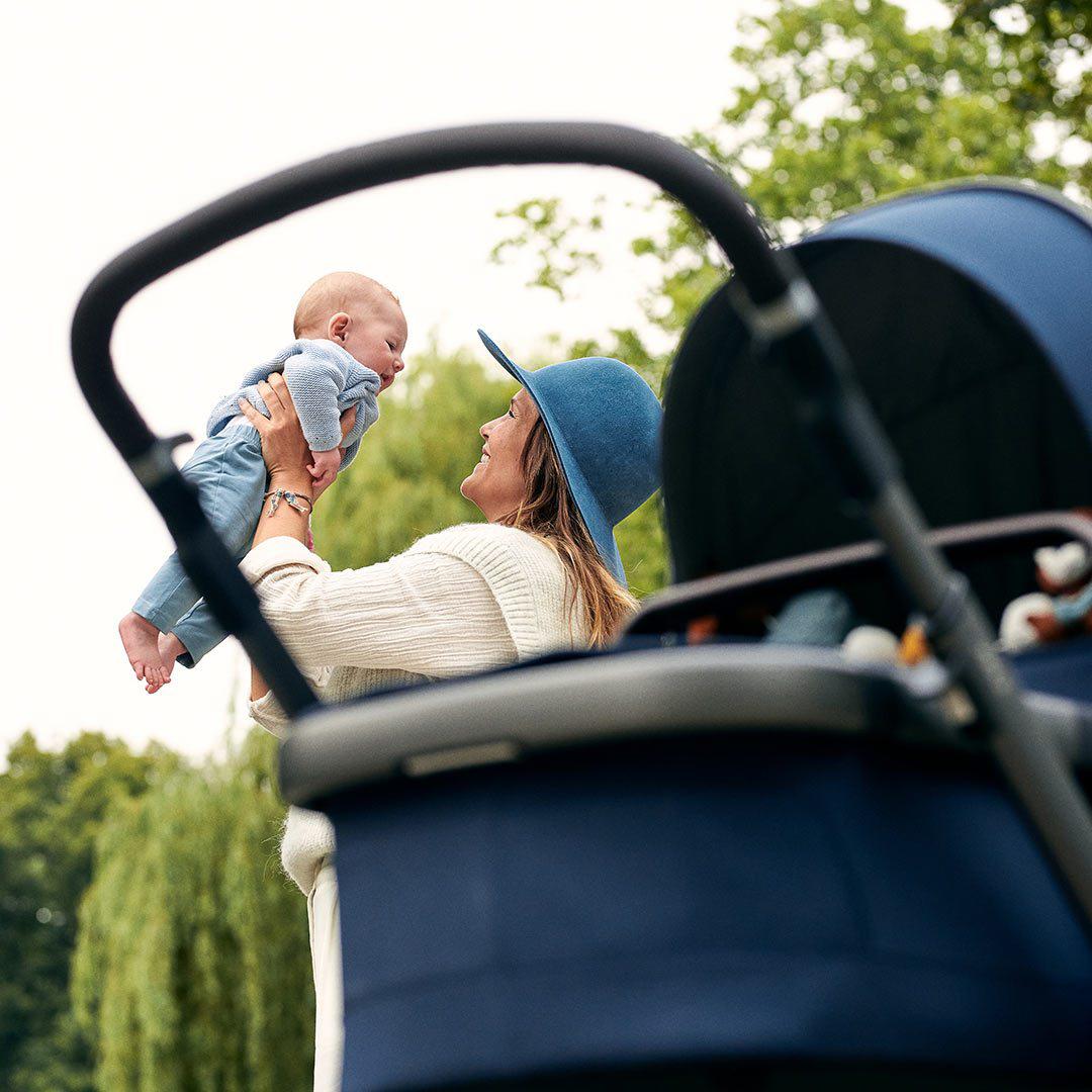 Outlet - Joolz Day+ Complete Pushchair - Navy Blue - Image 2