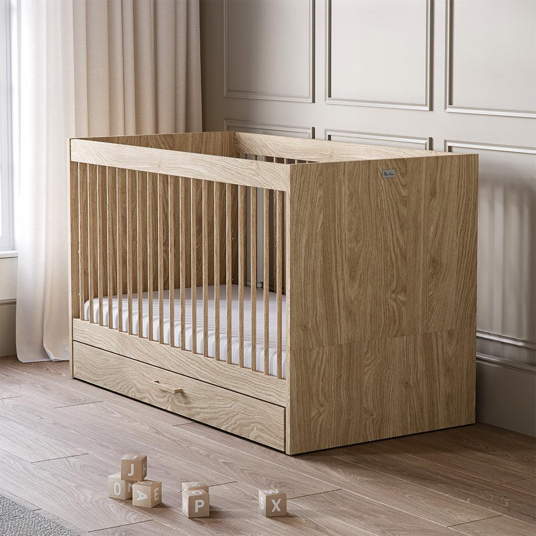 Silver Cross Geneva 2 Piece Nursery Set (Cot Bed & Dresser) - Oak - Image 3