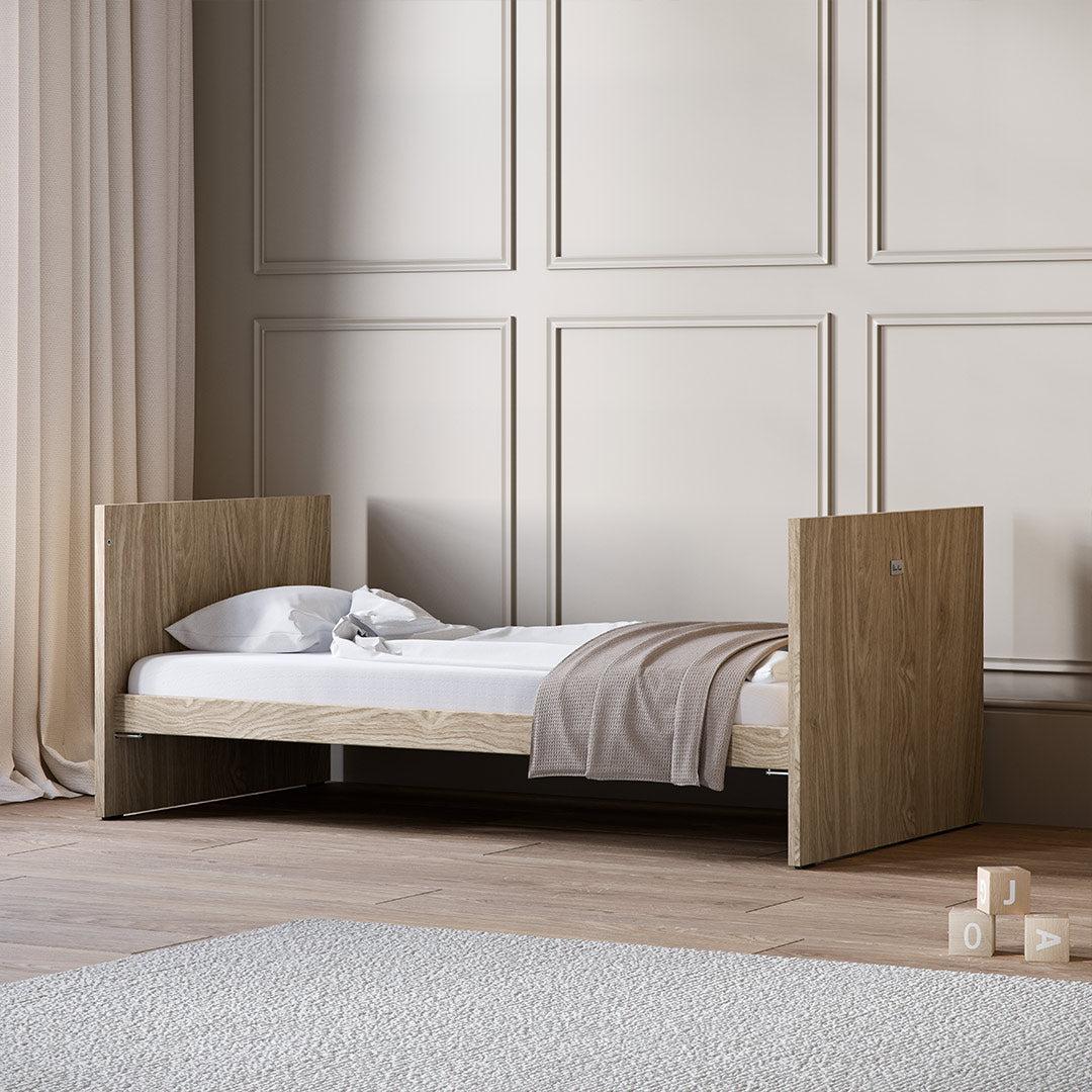 Silver Cross Geneva 2 Piece Nursery Set (Cot Bed & Dresser) - Oak - Image 4