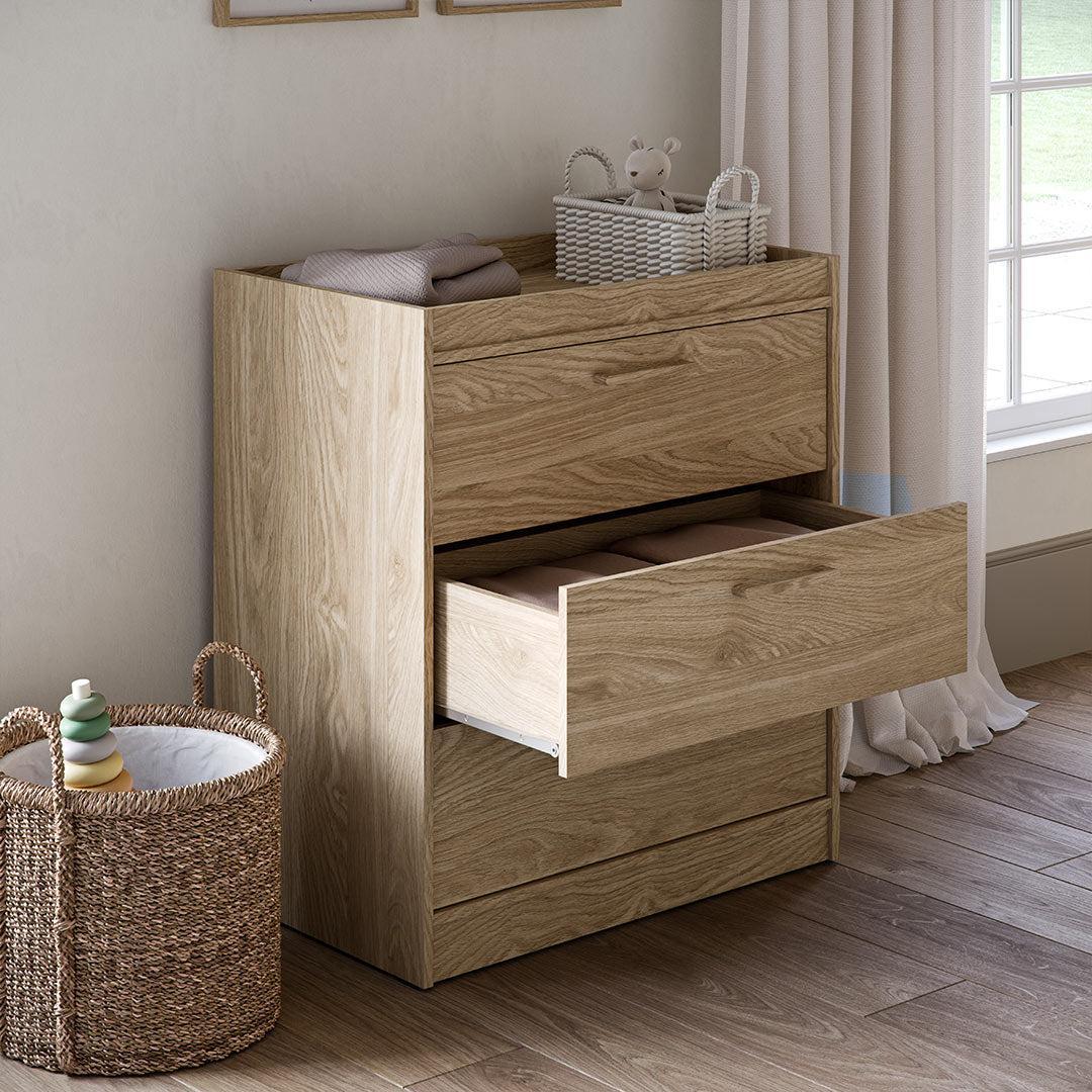 Silver Cross Geneva 2 Piece Nursery Set (Cot Bed & Dresser) - Oak - Image 5
