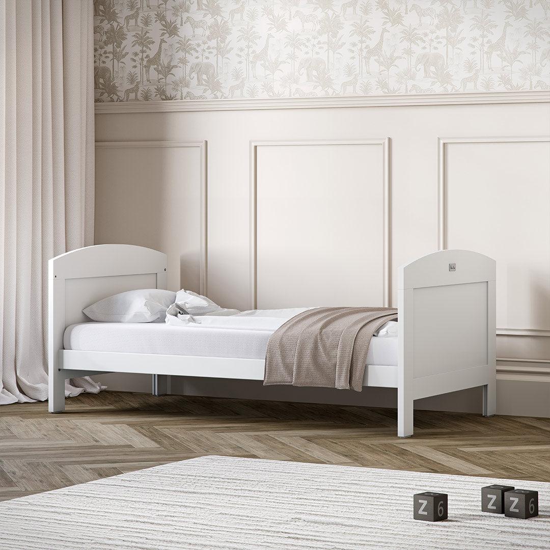 Silver Cross Valencia 2 Piece Nursery Set (Cot Bed & Dresser) - Ash White - Image 5