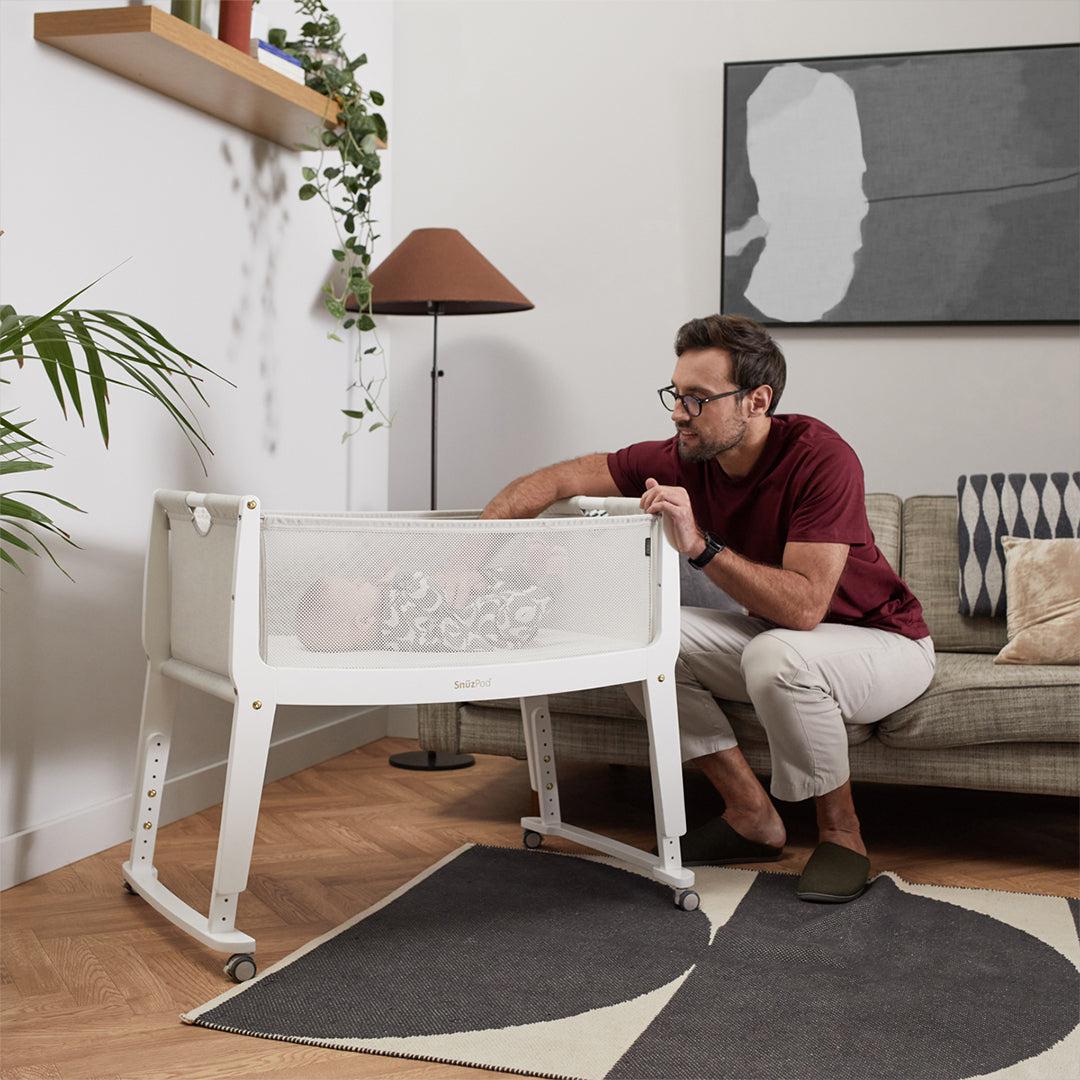 Snuz SnuzPod Studio Bedside Crib - Paris White - Image 2