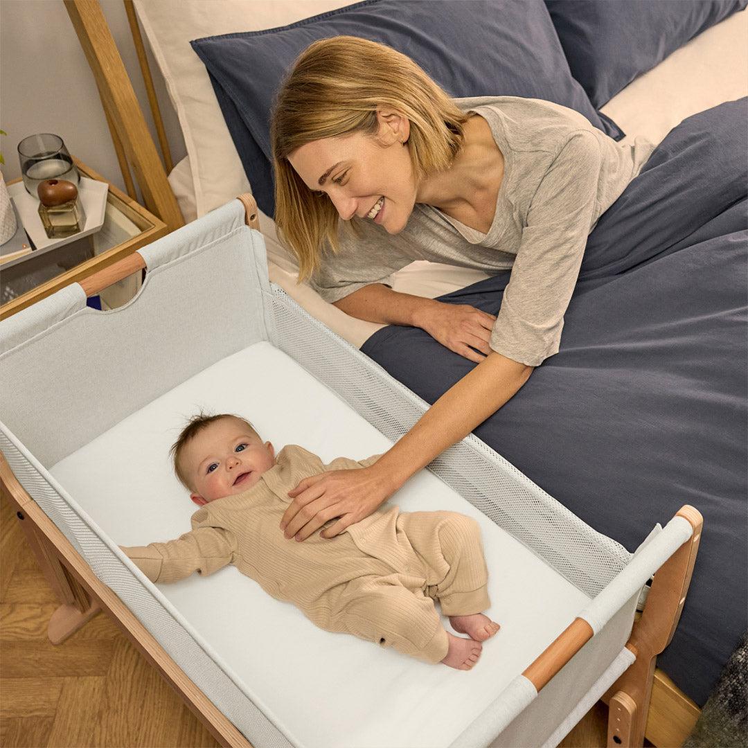 Snuz SnuzPod Studio Bedside Crib - Stockholm Natural - Image 6