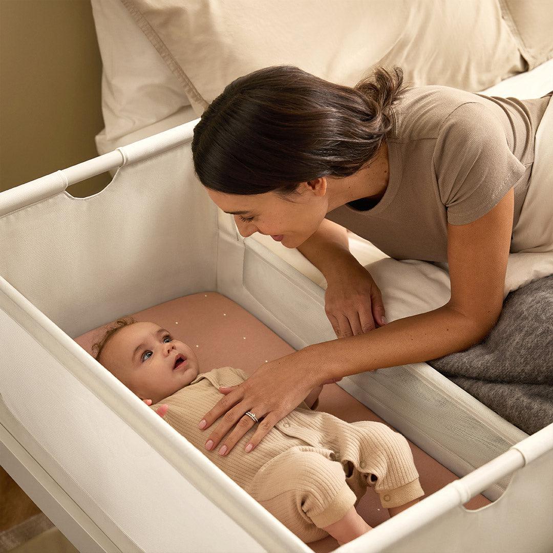 SnuzPod 5 Bedside Crib - Cashmere - Image 6