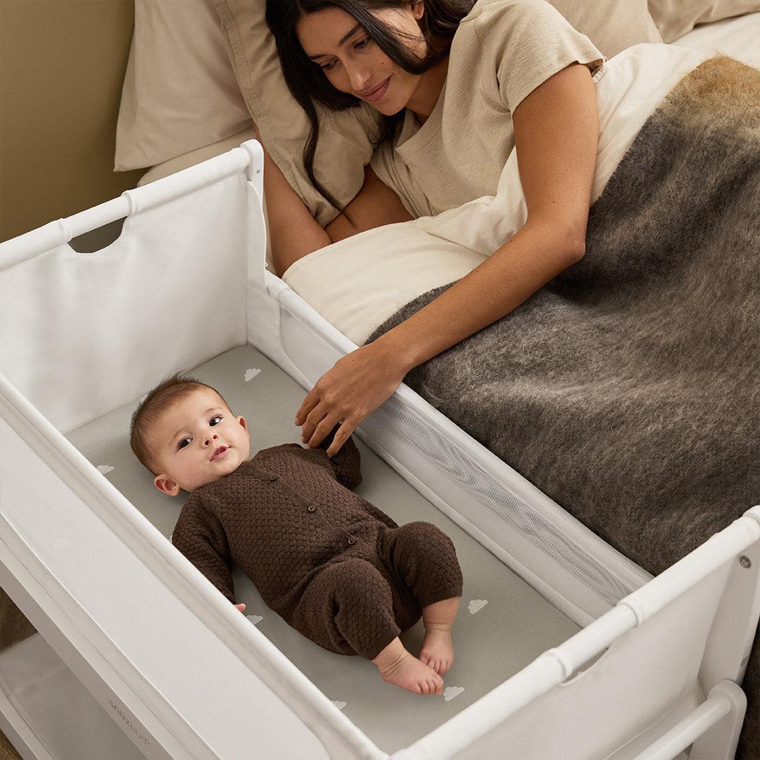 SnuzPod 5 Bedside Crib - White - Image 5