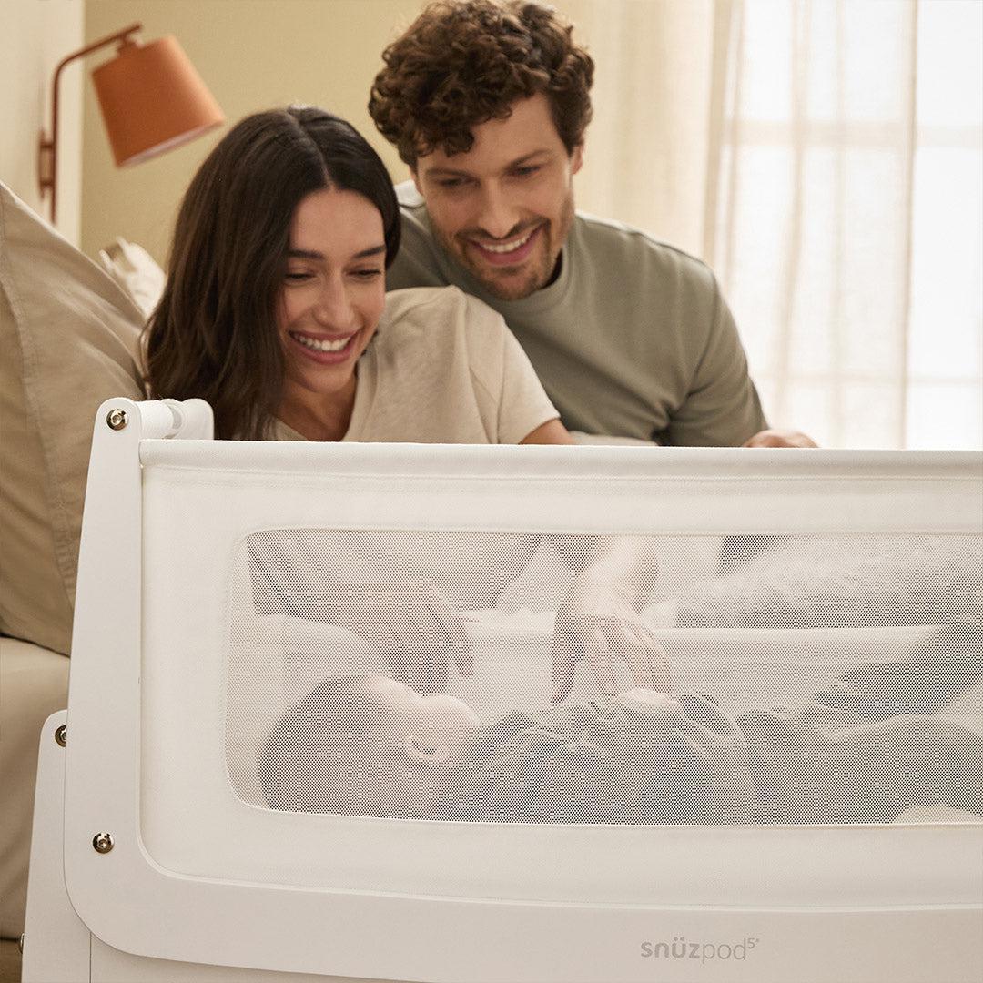 SnuzPod 5 Bedside Crib - White - Image 9