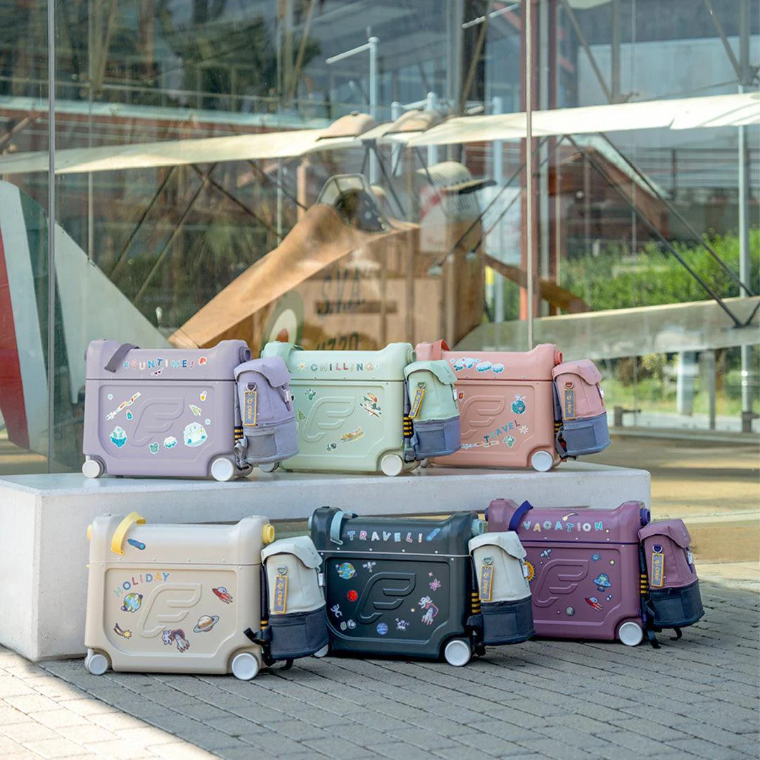 Stokke® JetKids™ Travel Bundle  - Midnight Grey - Image 2