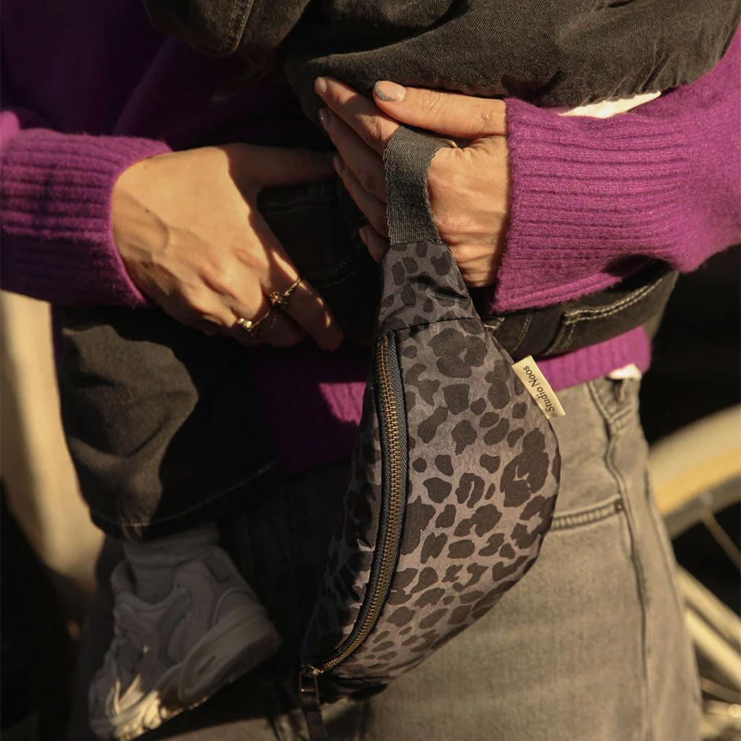 Studio Noos Antra Leopard Puffy Mini Fanny Pack  - Dark Grey - Image 2