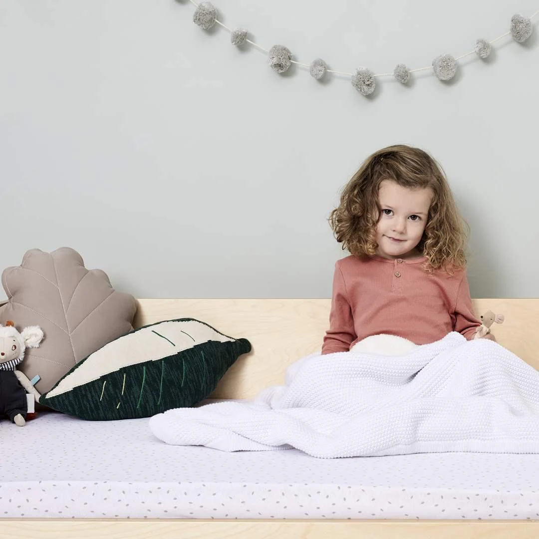 The Little Green Sheep Organic Knitted Fleece Baby Blanket - White - Image 3