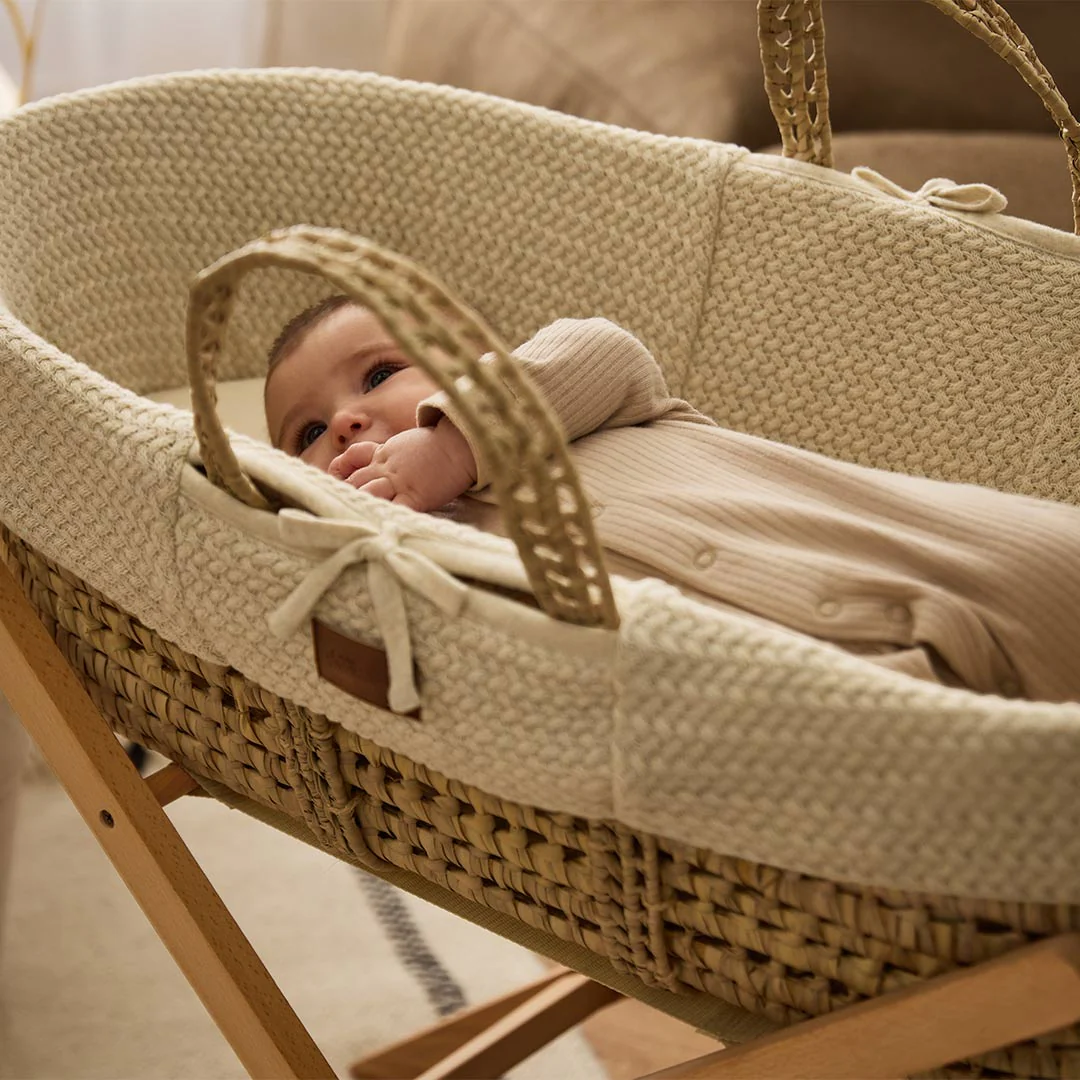 The Little Green Sheep Wheat Knit Moses Basket and Foldable Stand Bundle - Linen / Natural - Image 4