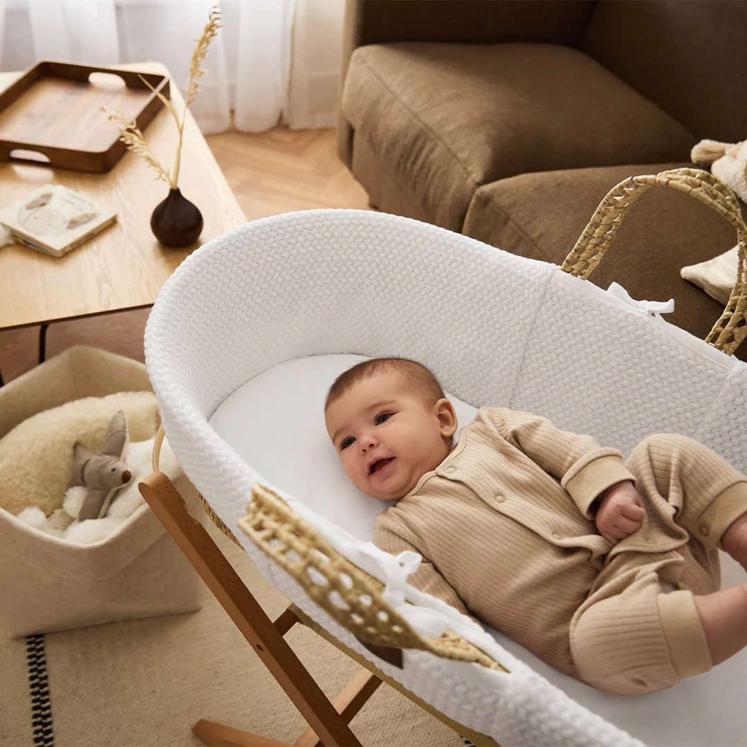 The Little Green Sheep Wheat Knit Moses Basket and Foldable Stand Bundle - White  / Natural - Image 3